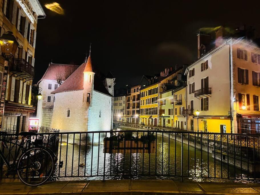 Appartement Moderne Vieille Ville Parking Gratuit Annecy Exterior foto